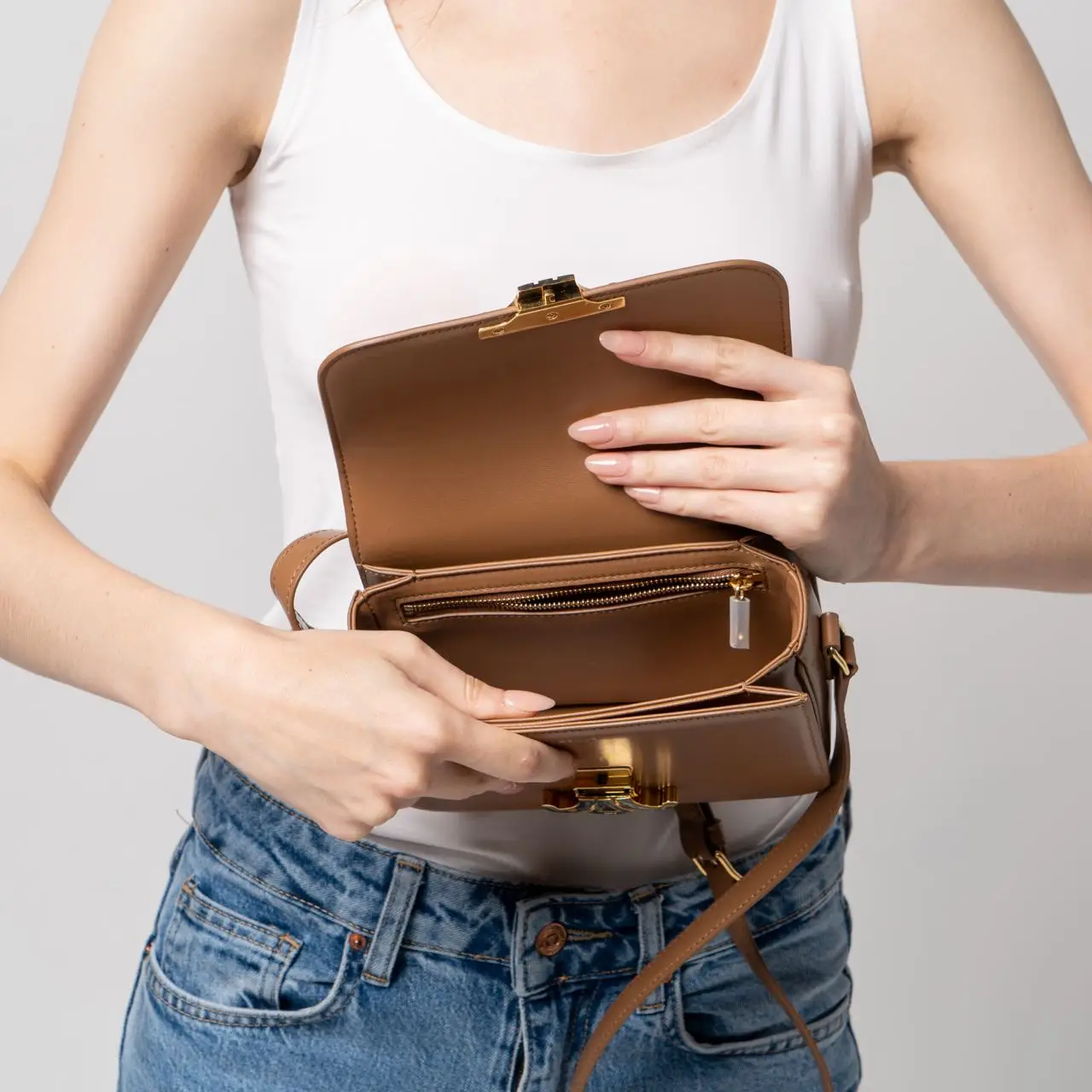 CELINE｜CROSSBAGS (TEEN TRIOMPHE BAG IN SHINY CALFSKIN ( Celine Teen Triomphe Bag in Shiny Calfskin Slate Grey – voilà.id
