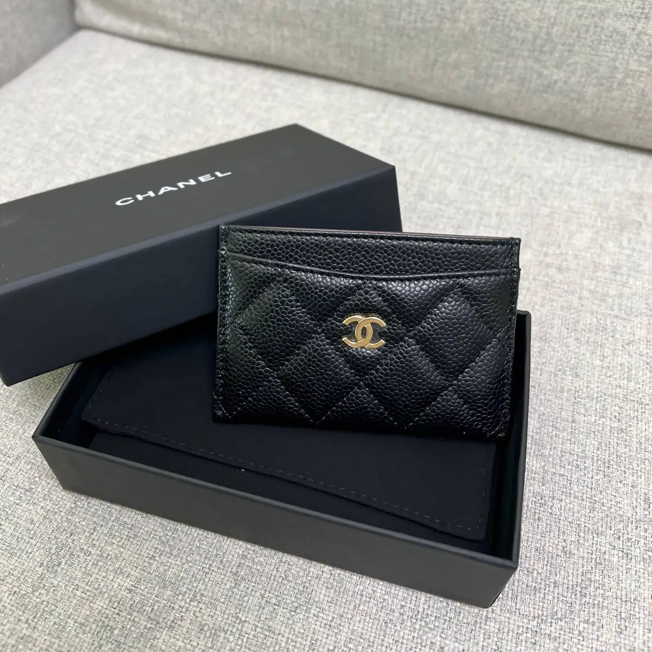 カードケース・名刺入れ Chanel Classic Card Holder Grained Calfskin & Gold Black Classic card holder - Grained calfskin & gold-tone metal
