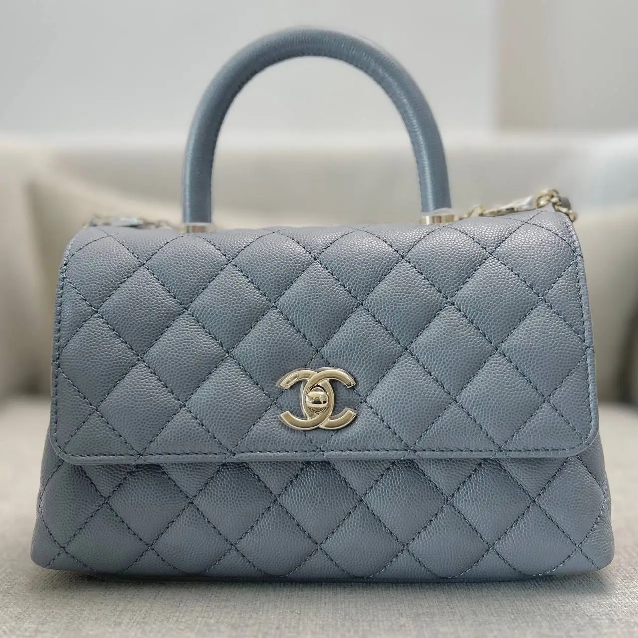 Harga chanel small flap bag with top handle outlet