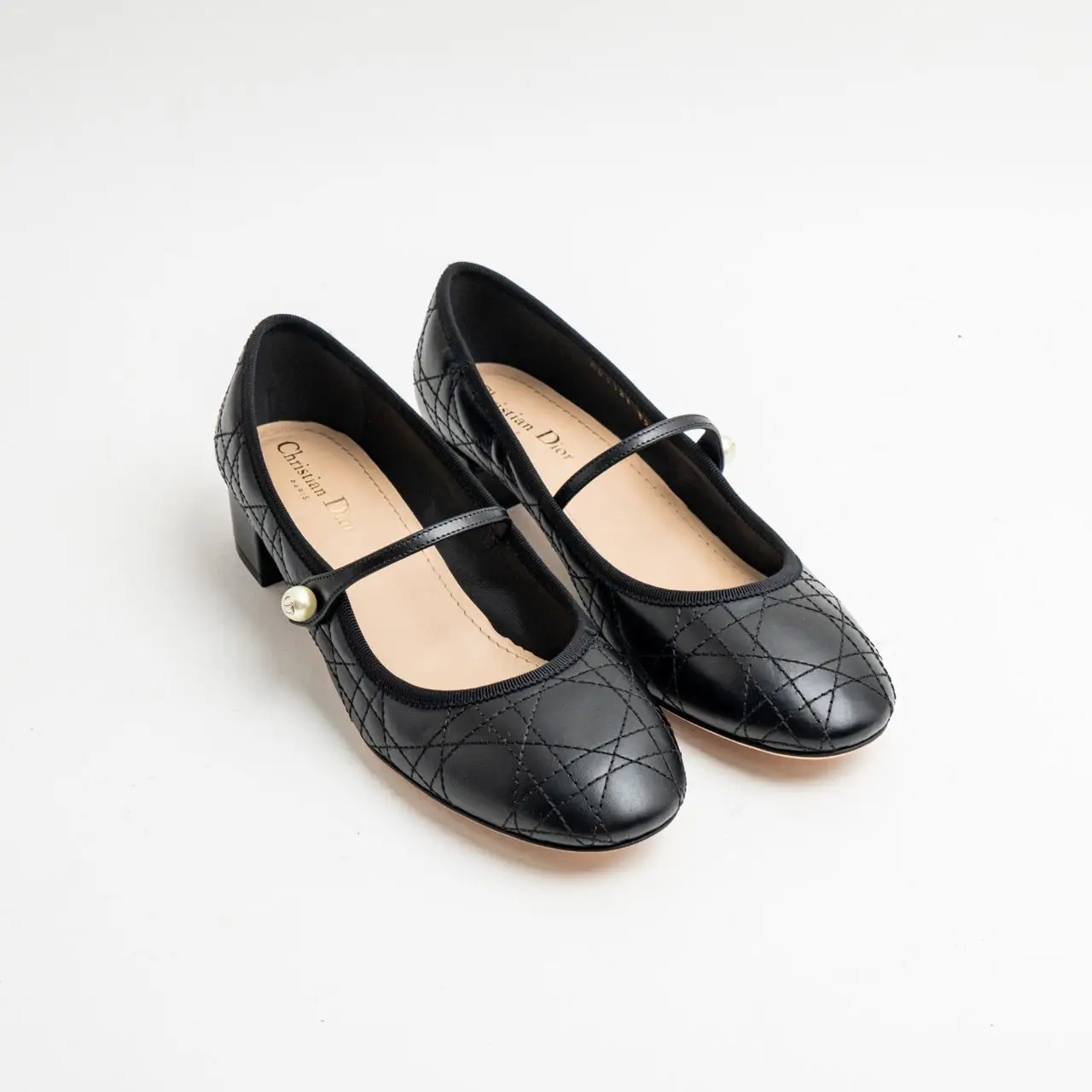 日本未入荷◇Dior Quilted Cannage Calfskin Ballet Pumps Dior Ballet Flat Black Quilted Cannage Calfskin | DIOR