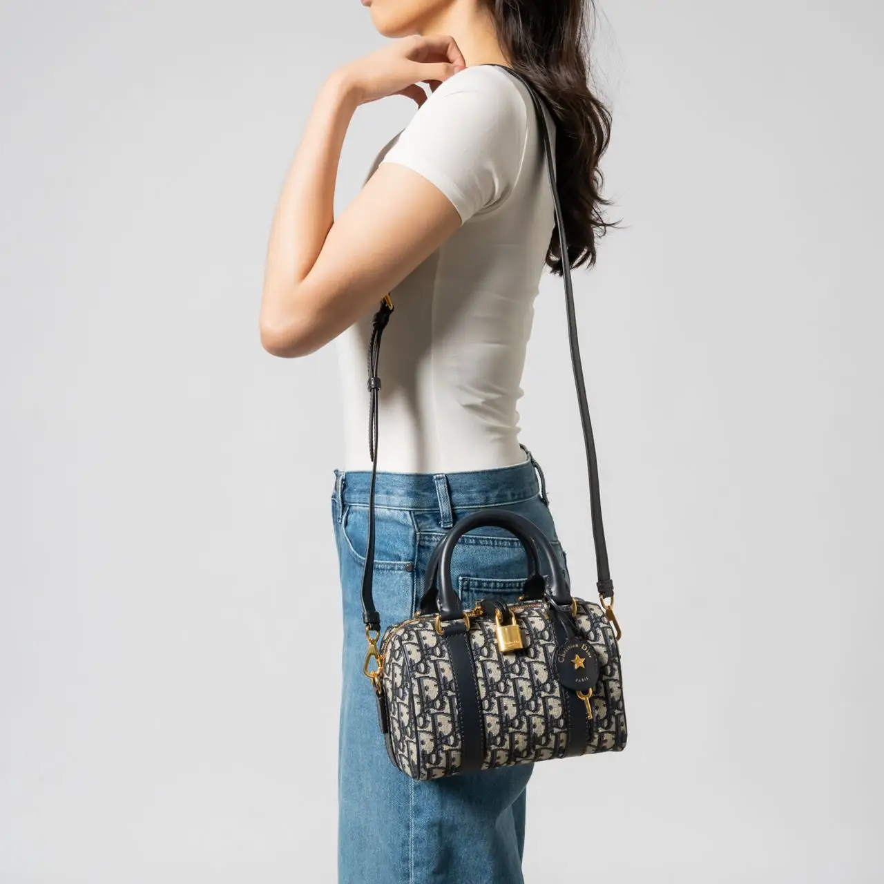 【無料郵送/関税込/正規品】 Dior Groove 20 Bag Blue Dior Obli Dior Dior Groove 20 Bag M1364UBOL_M900 – BORDER-GARA