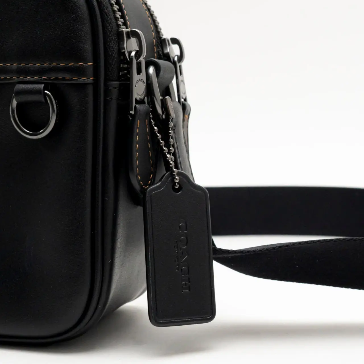 COACH Black Smooth Leather popular Crossbody