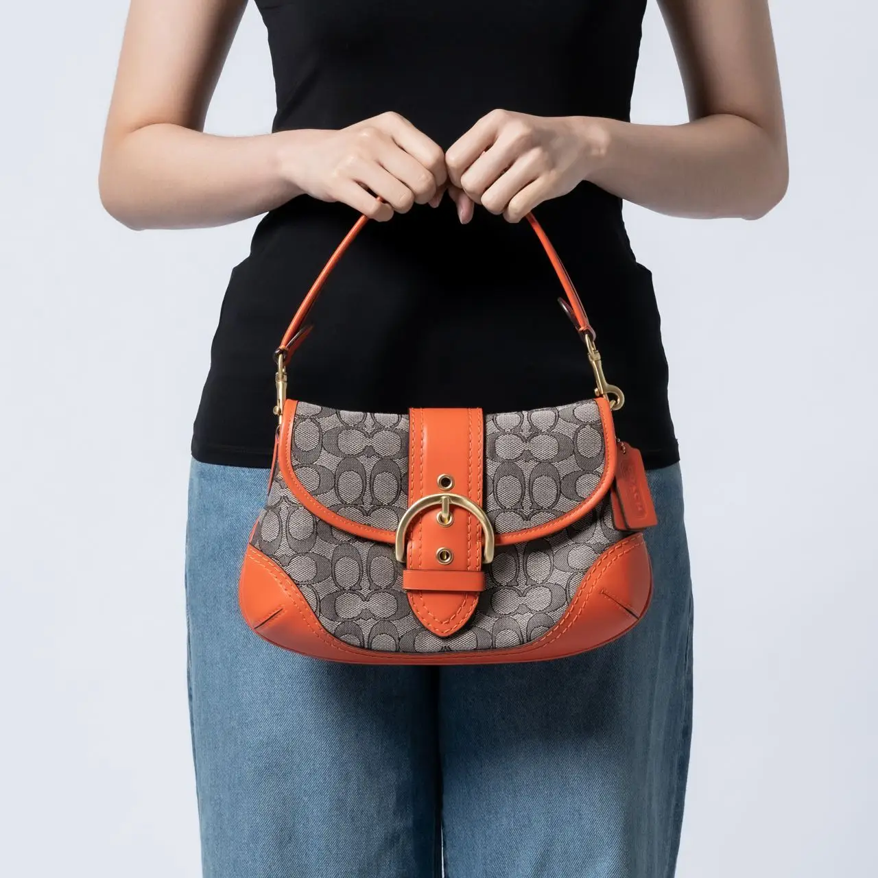 美品 Coach Turnrock Soho Signature Bag Coach Soho Bag in Signature Jacquard Sun Orange – voilà.id
