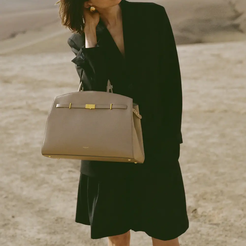 DeMellier The Hudson Small Grain Handbags Dark Sand – voilà.id