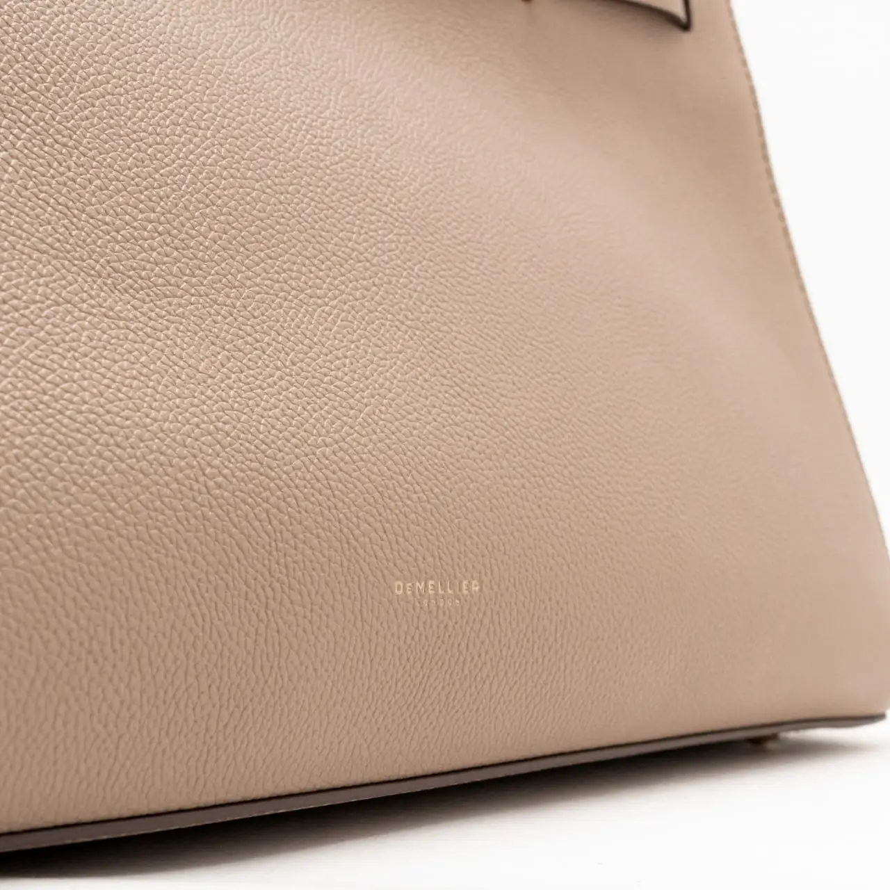 DeMellier The Hudson Small Grain Handbags Dark Sand – voilà.id