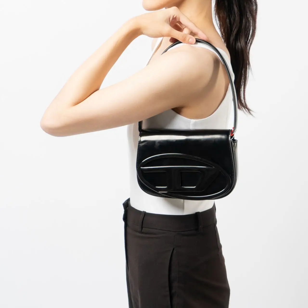 Diesel 1DR Iconic Mirrored Leather Shoulder Bag Black – voilà.id Diesel 1DR Iconic Mirrored Leather Shoulder Bag Black – voilà.id