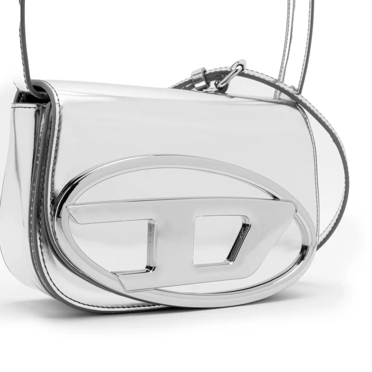 Diesel 1DR Iconic Mirrored Leather Shoulder Bag Silver – voilà.id