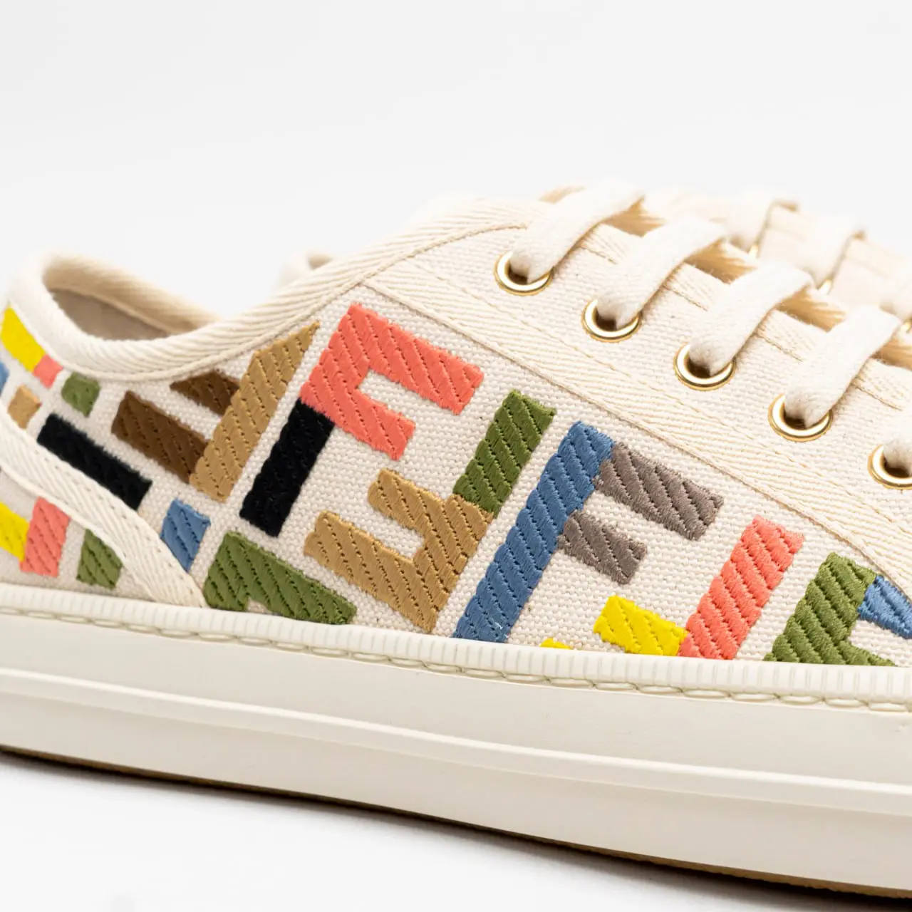 24SS【FENDI】ドミノ マルチカラーFF刺繍 キャンバス ロートップ Domino Fabric Multicolor | Fendi
