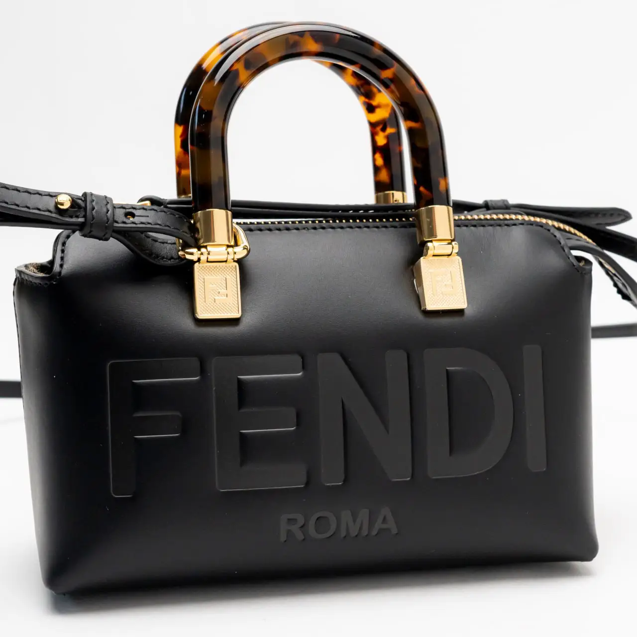 トートバッグ Fendi Vibrant Mini Bag With Rigid Plexiglass Handle Fendi Vibrant Mini Bag With Rigid Plexiglass Handle Pink | Tote