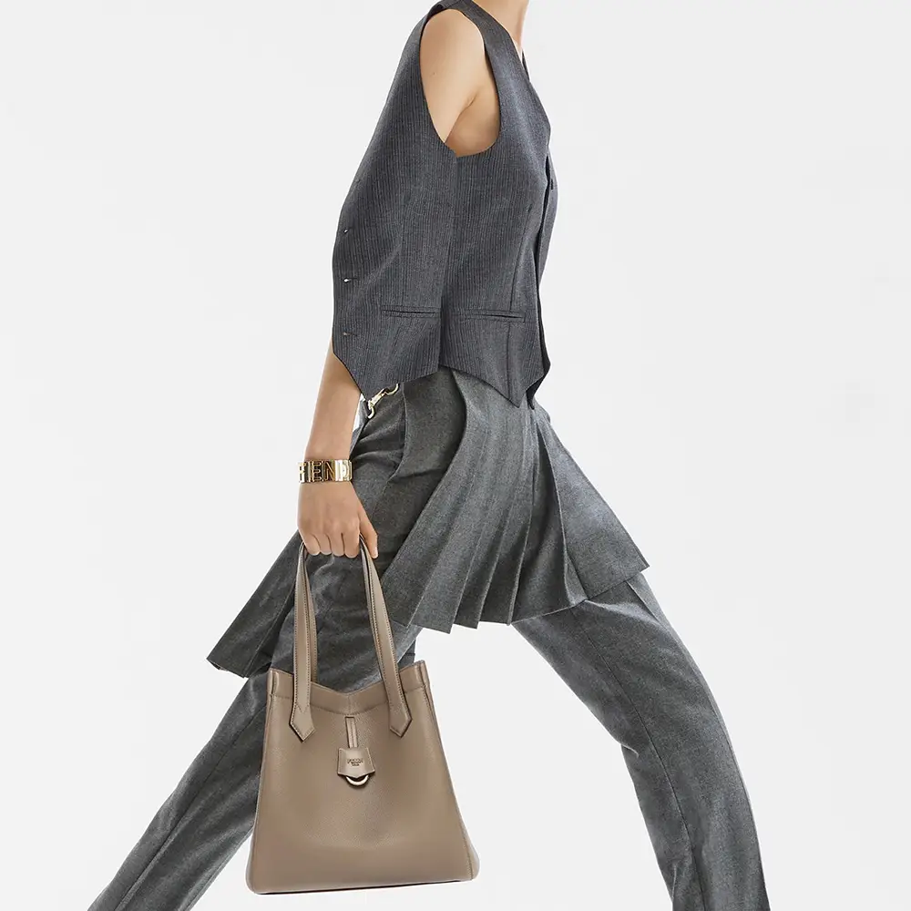 ショルダーバッグ・ポシェット Fendi Fendi Origami Medium Shoulder Bag In Grainy Leather 21750690_51694092_600.jpg