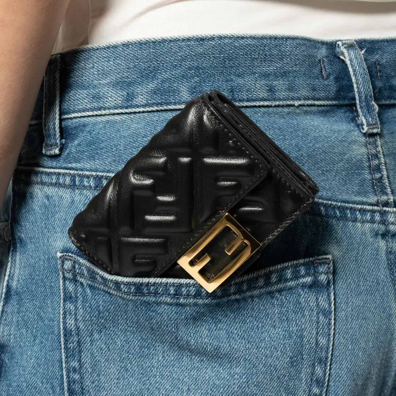 ★関税込★FENDI★Micro Tri-Fold Wallet Black★ フェンディ FENDI 【FENDI】フェンディ 三つ折り財布 MICRO