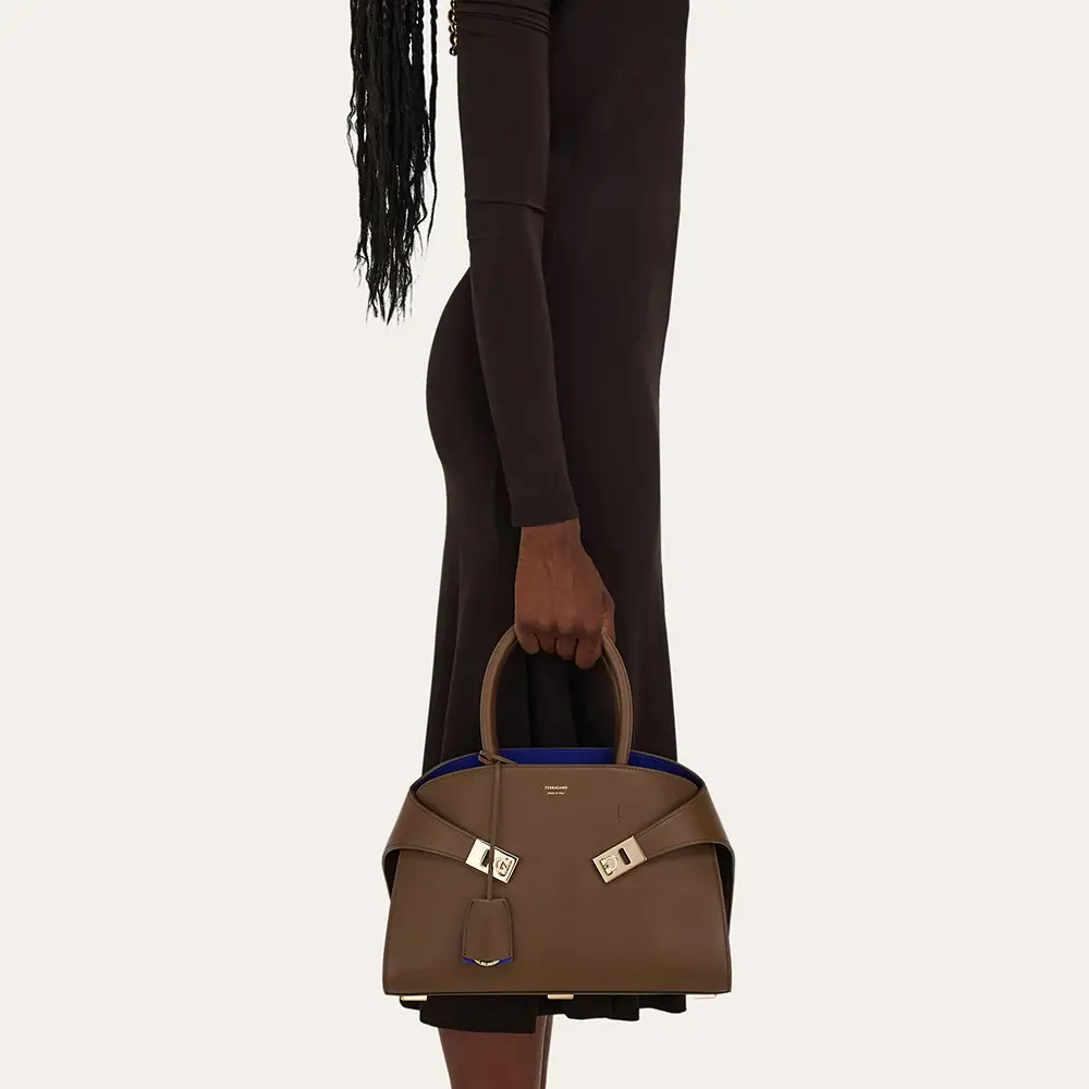 Ferragamo Hug Bicolor Medium Handbag Clay/Lapis Lazuli – voilà.id