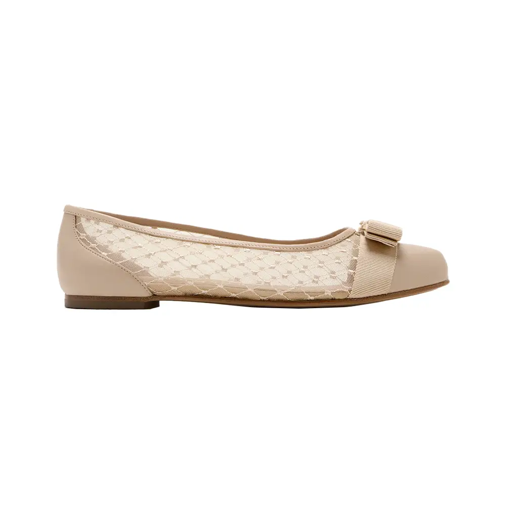 【ROGER VIVIER】Tres raffia-effect ballet flats 国内発送 Roger Vivier Très Vivier Strass Buckle Raffia Ballerina