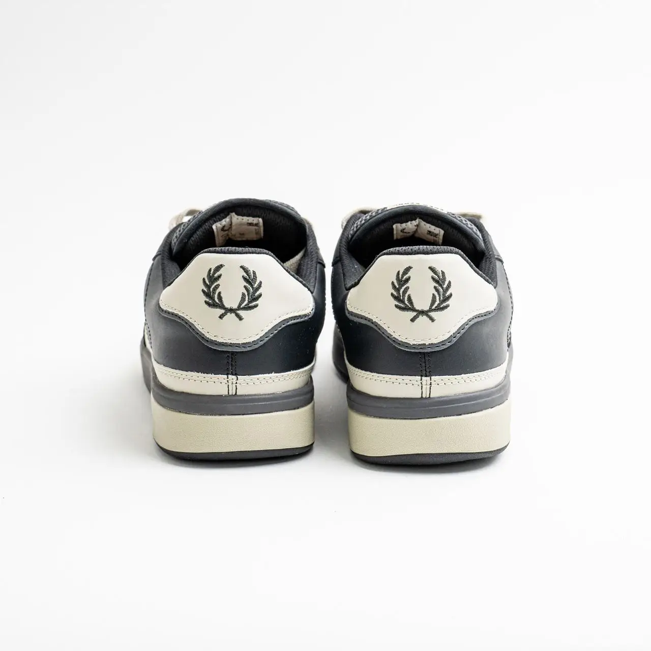 ☆送料無料☆ FRED PERRY B300 Leather ☆ ☆送料・関税込☆FRED PERRY☆フレッドペリー B300 レザー