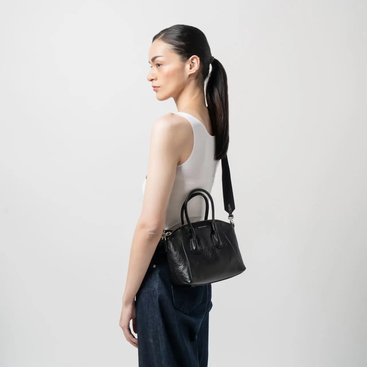 【GIVENCHY】ANTIGONA SPORTS MINI SHOULDER BAG GIVENCHY MINI ANTIGONA SPORT SHOULDER BAG – TheLuxeLend