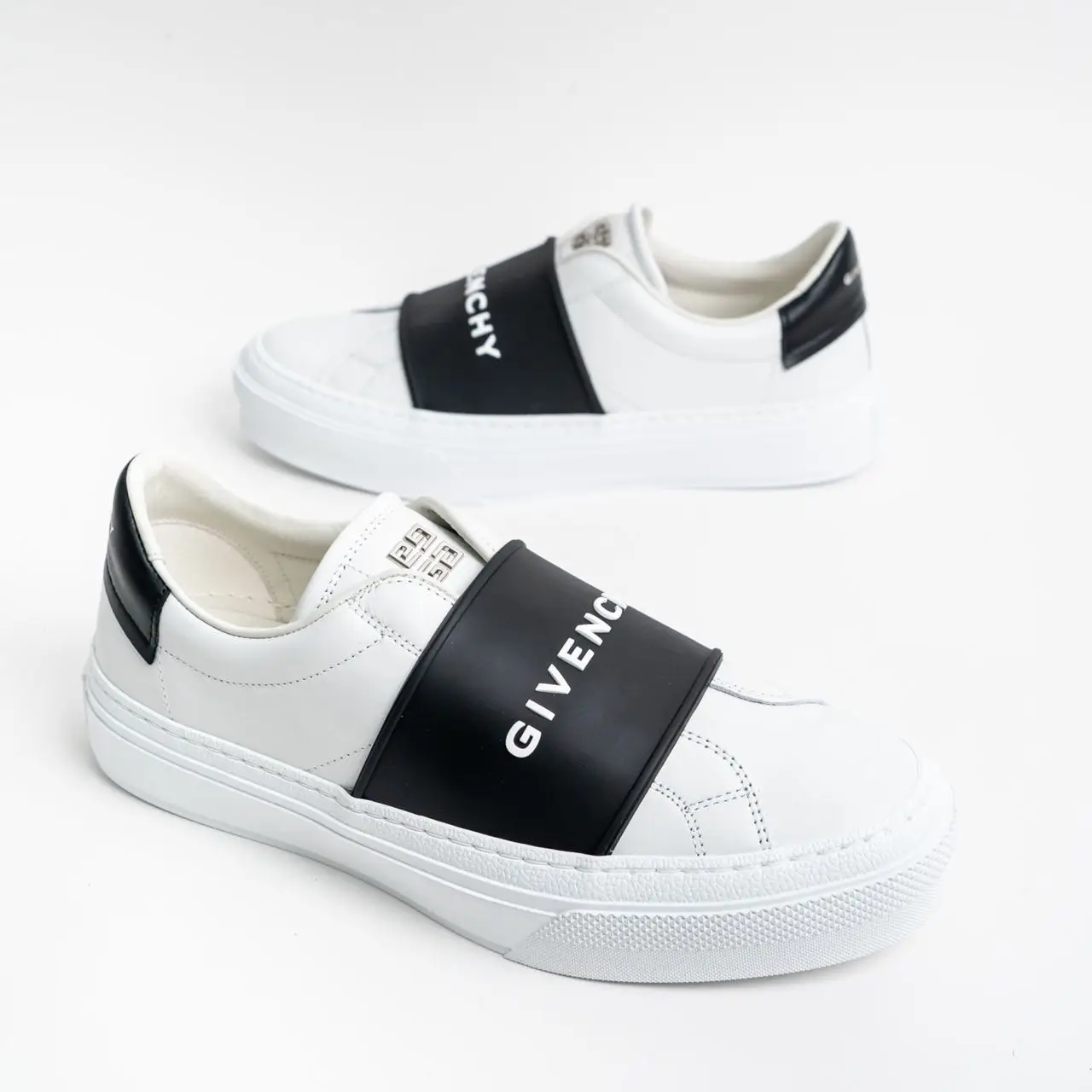 スニーカー GIVENCHY FW25 SNEAKERS (BE004JE2DC 116) GIVENCHYスニーカー♡