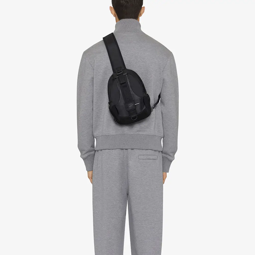 ショルダーバッグ GIVENCHY Men Shoulder bag Black BK50DVK1X0 001 GIVENCHY_Vシルエット・ショルダーバッグ_Voyou (GIVENCHY