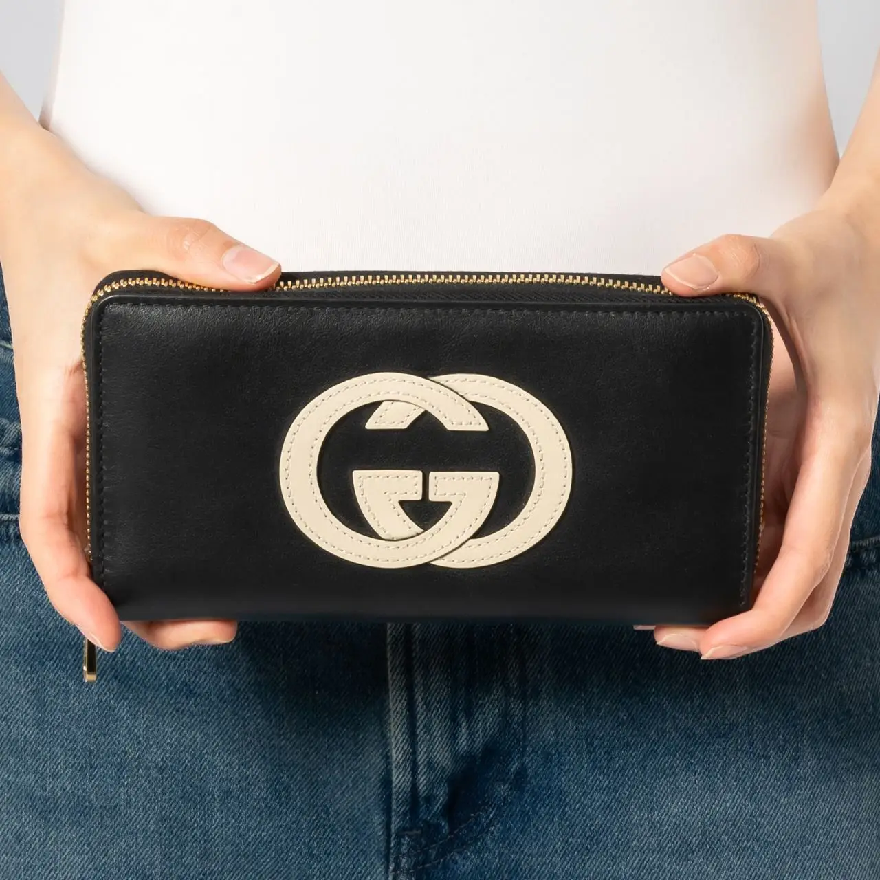 Gucci Interlocking G Stitching Logo Patch Long Zip Wallet