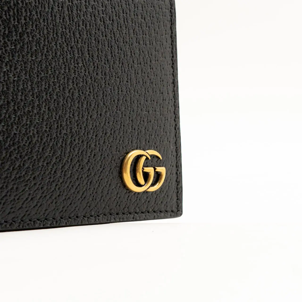 Gucci GG Marmont Leather Bi-Fold Wallet Grained Black Gold – voilà.id
