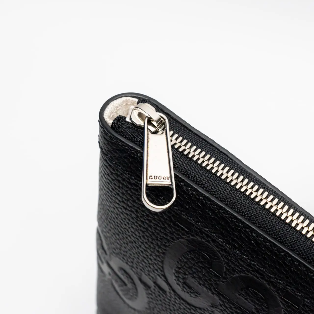 Gucci Jumbo GG Medium Travel Document Case Bag Black – voilà.id