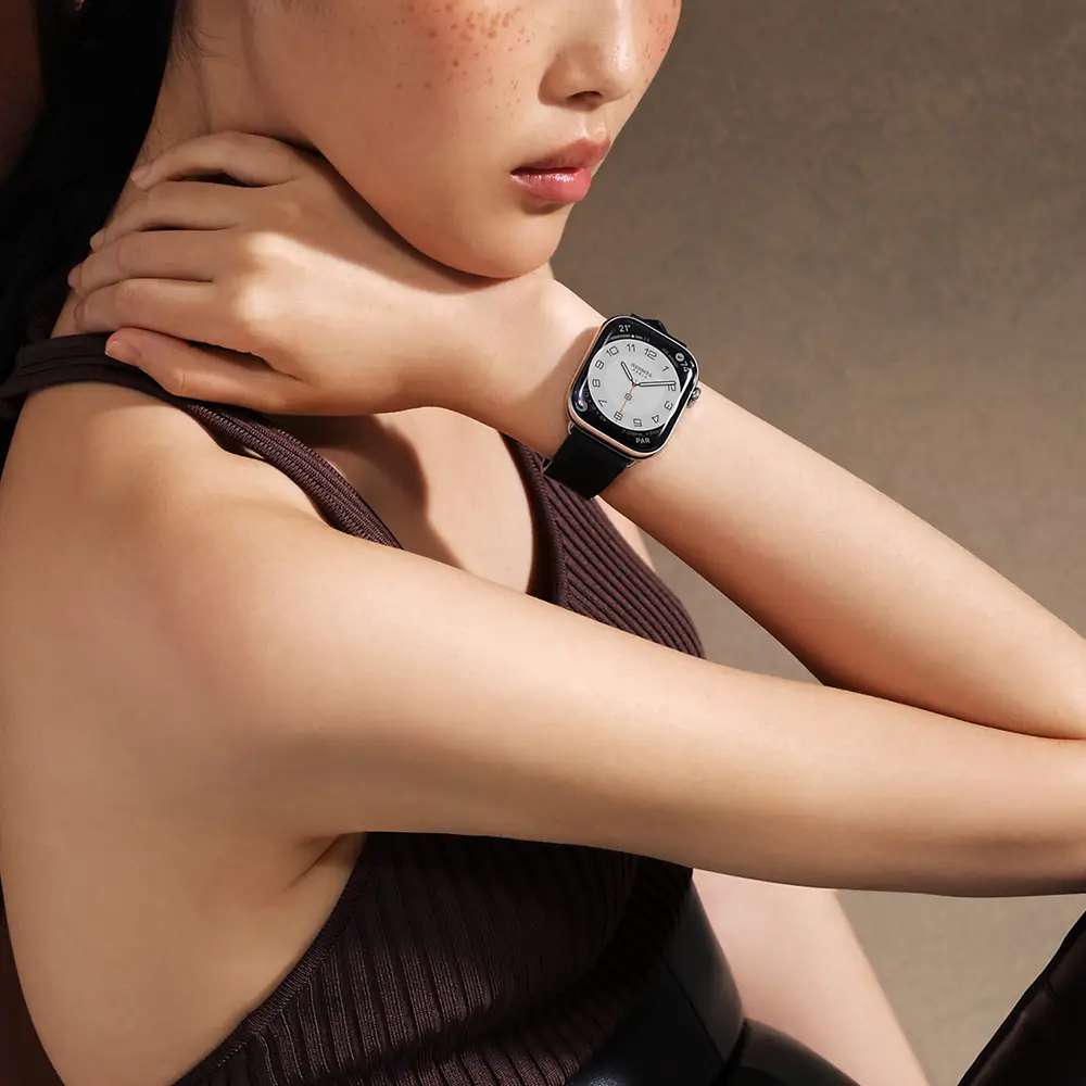 Hermès Series 11 Titanium & Noir Band Apple Watch Hermès Single