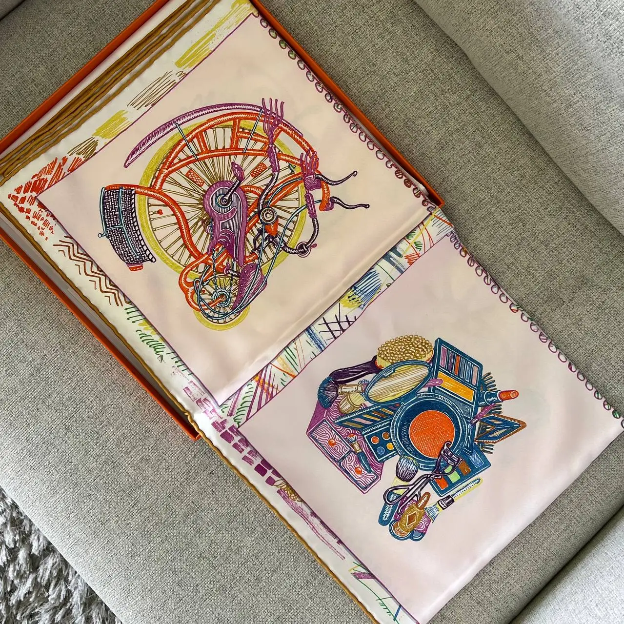 エルメス カレ90 Chevaloscope Rose/Bleu/Multicolore HERMES Silk Chevaloscope Scarf 90 Rose Nacre Vert Multicolor