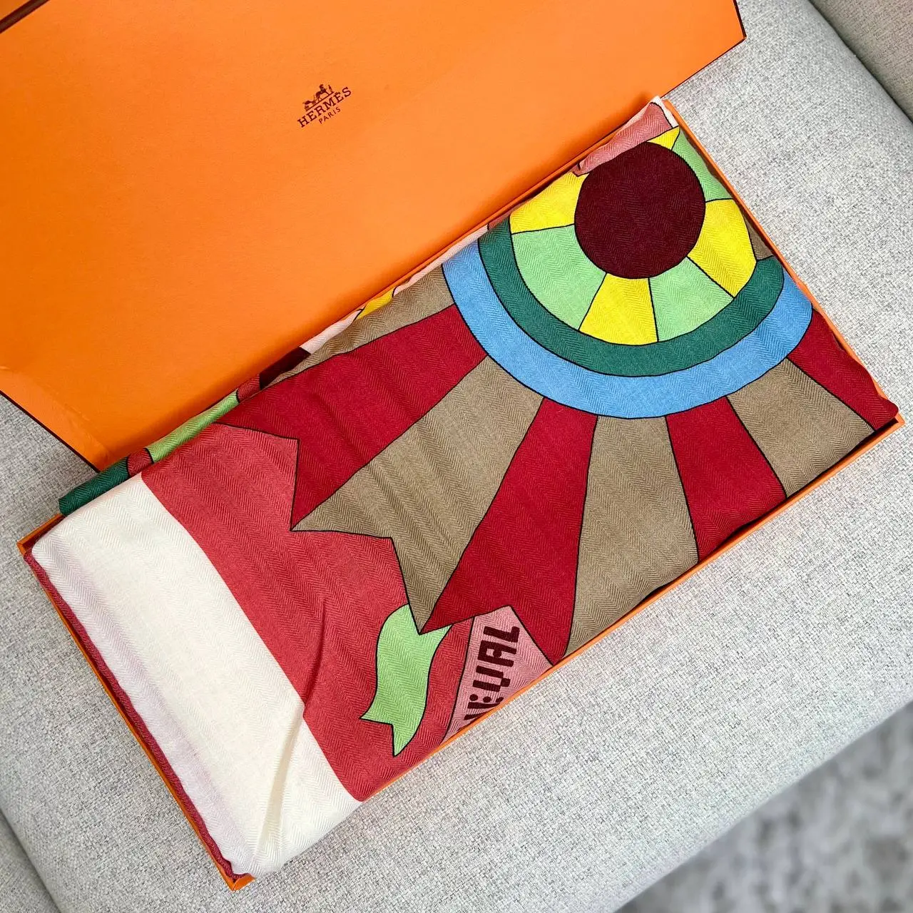 chale 140 cachemire et soie HERMES ”op'h” multicolore