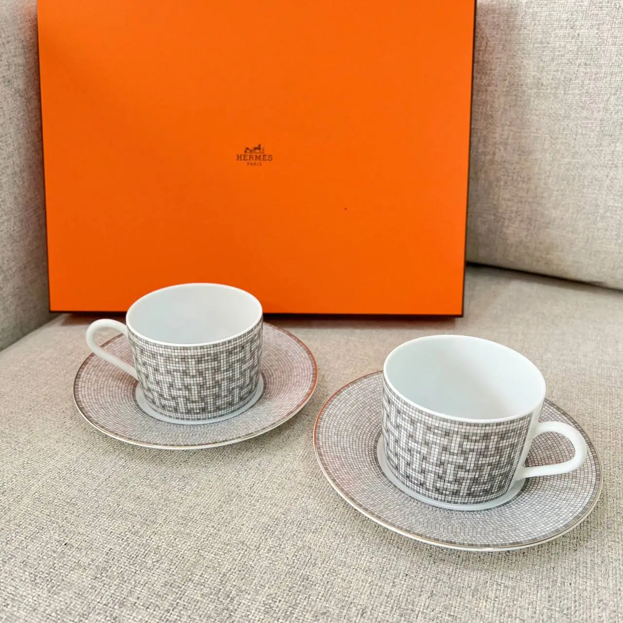 Hermès Mosaique Au 24 Platinum Tea Cup and Saucer – voilà.id