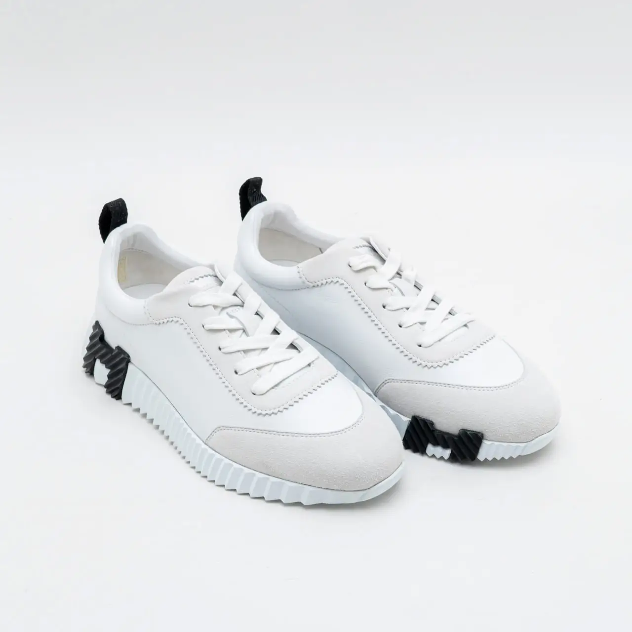 Hermès Bouncing Calfskin and Suede Goatskin Sneakers Blanc