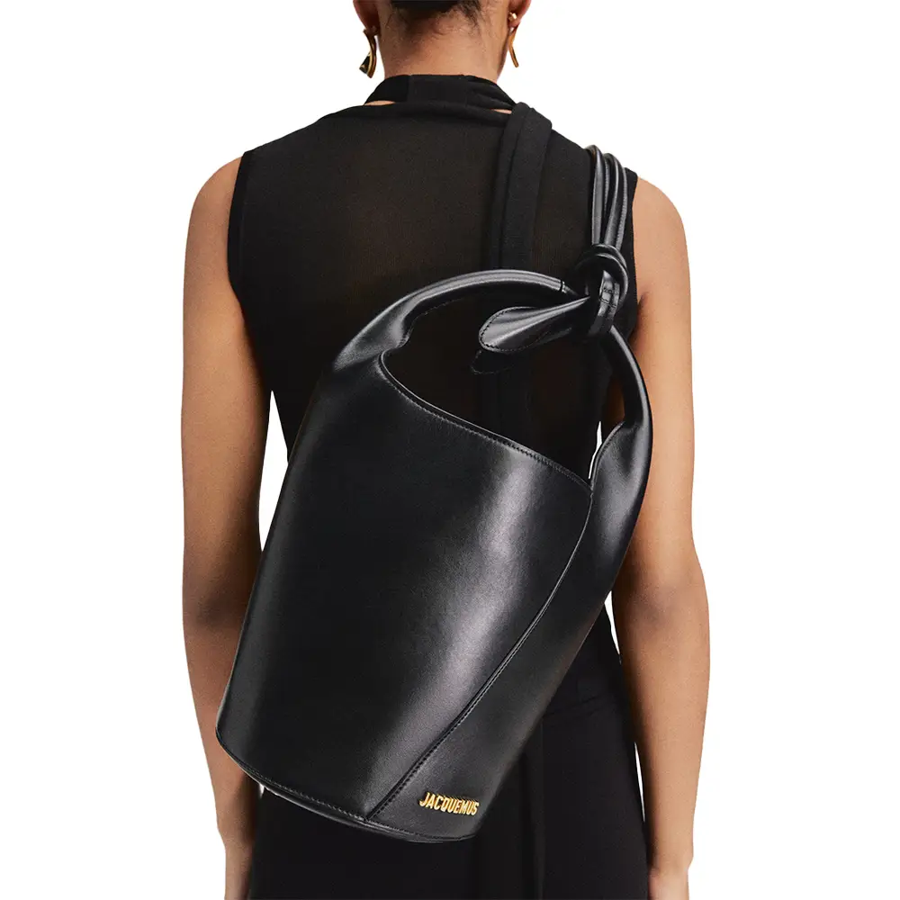 ★JACQUEMUS★ Le Petit Tourni Tote Bag Black 245BA3663173990 Jacquemus Le Petit Tourni Tote Bag In Black | ModeSens
