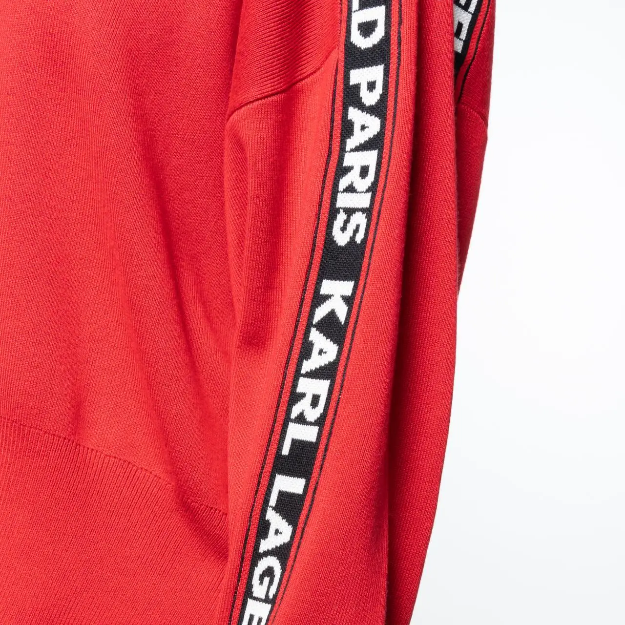 [PARAGRAPH]★韓国大人気★SHIELD RAGLAN SWEATSHIRT No.39 PARAGRAPH]☆韓国大人気☆SHIELD RAGLAN SWEATSHIRT No.39