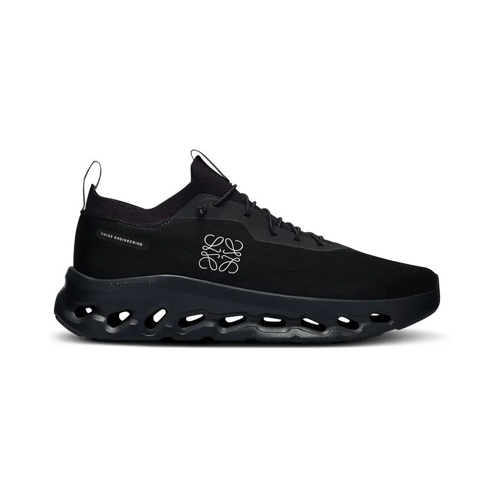 Loewe x ON Cloudtilt Low-Top Sneakers All Black Men – voilà.id