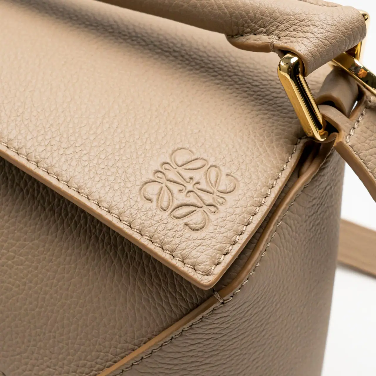 Loewe Small Puzzle Edge Bag in Soft Grained Calfskin Sand – voilà.id