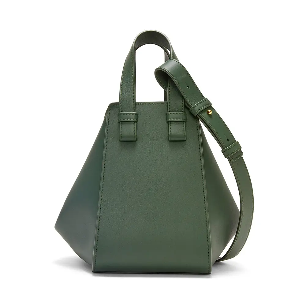 ショルダーバッグ・ポシェット LOEWE Hammock Compact Bag in Bottle Green Loewe - Panda Compact Hammock Bag | HBX - Globally Curated