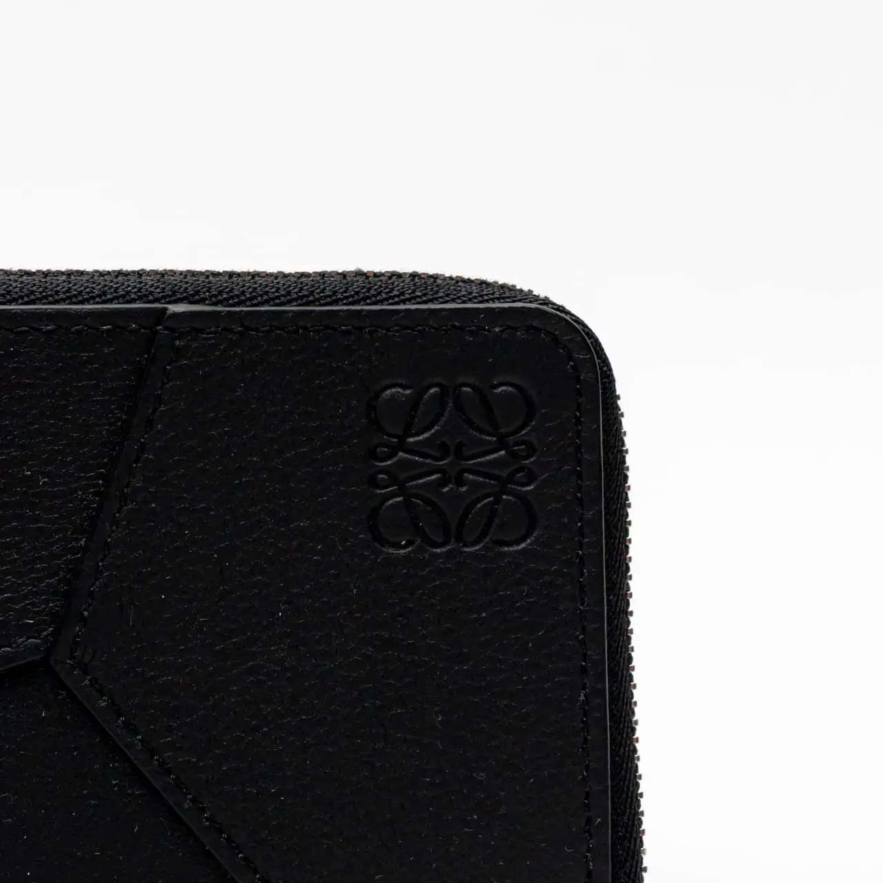 Loewe Puzzle Edge Long Coin in Classic Calfskin Cardholder Black