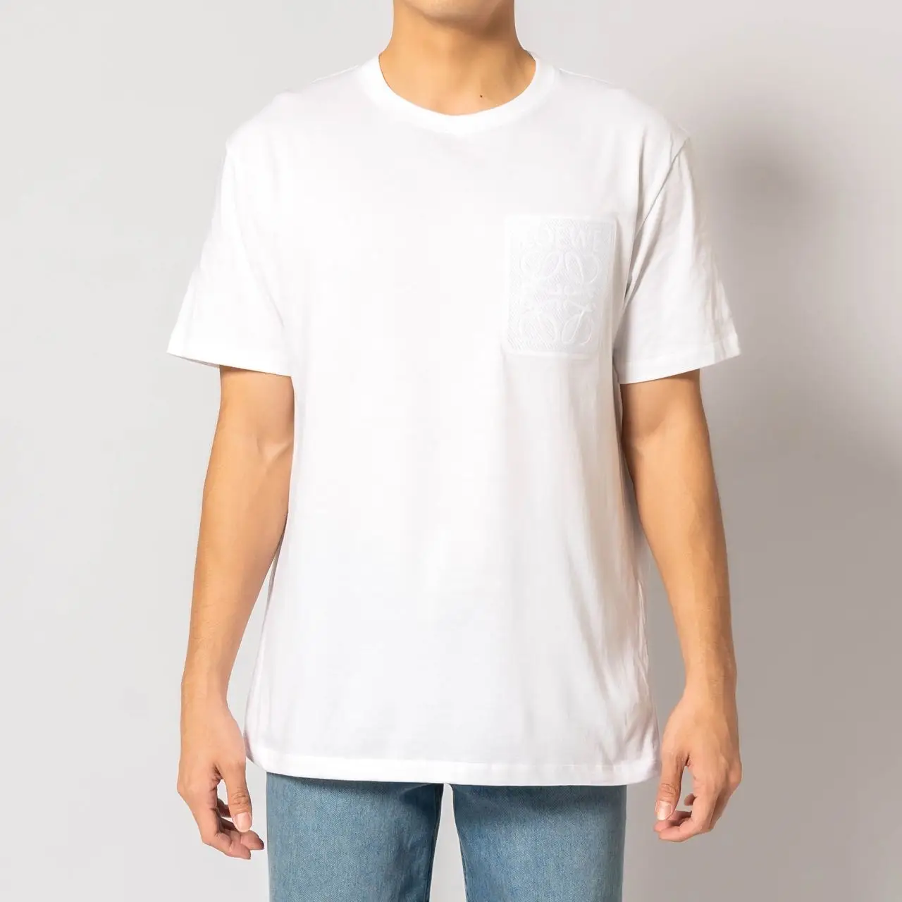 LOEWE セール★ ANAGRAM PATCH POCKET★WHITE Loewe Anagram Patch Pocket Embroidered Relaxed Fit T-Shirt