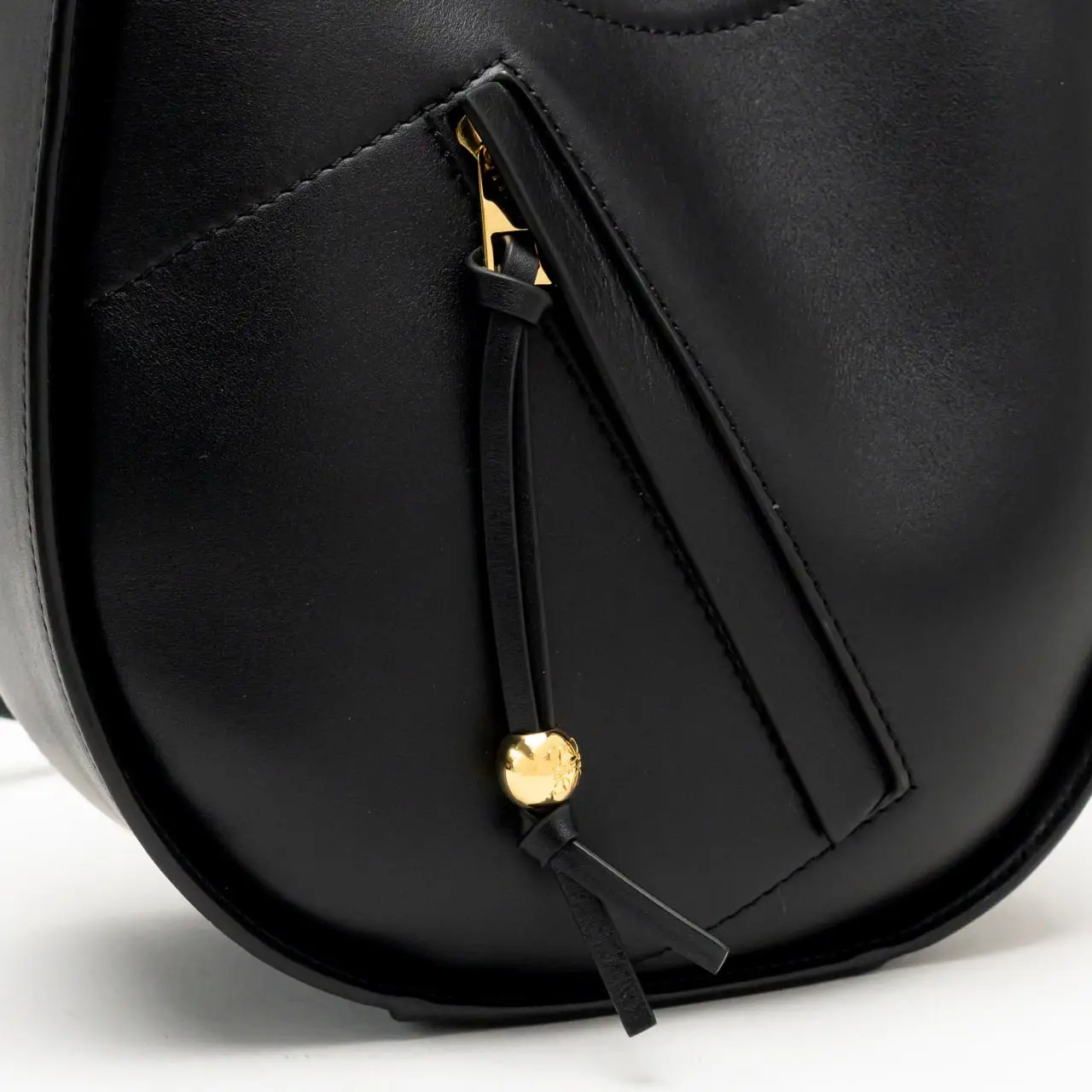 Loewe Hammock Slice Bag In Shiny Calfskin Black – voilà.id