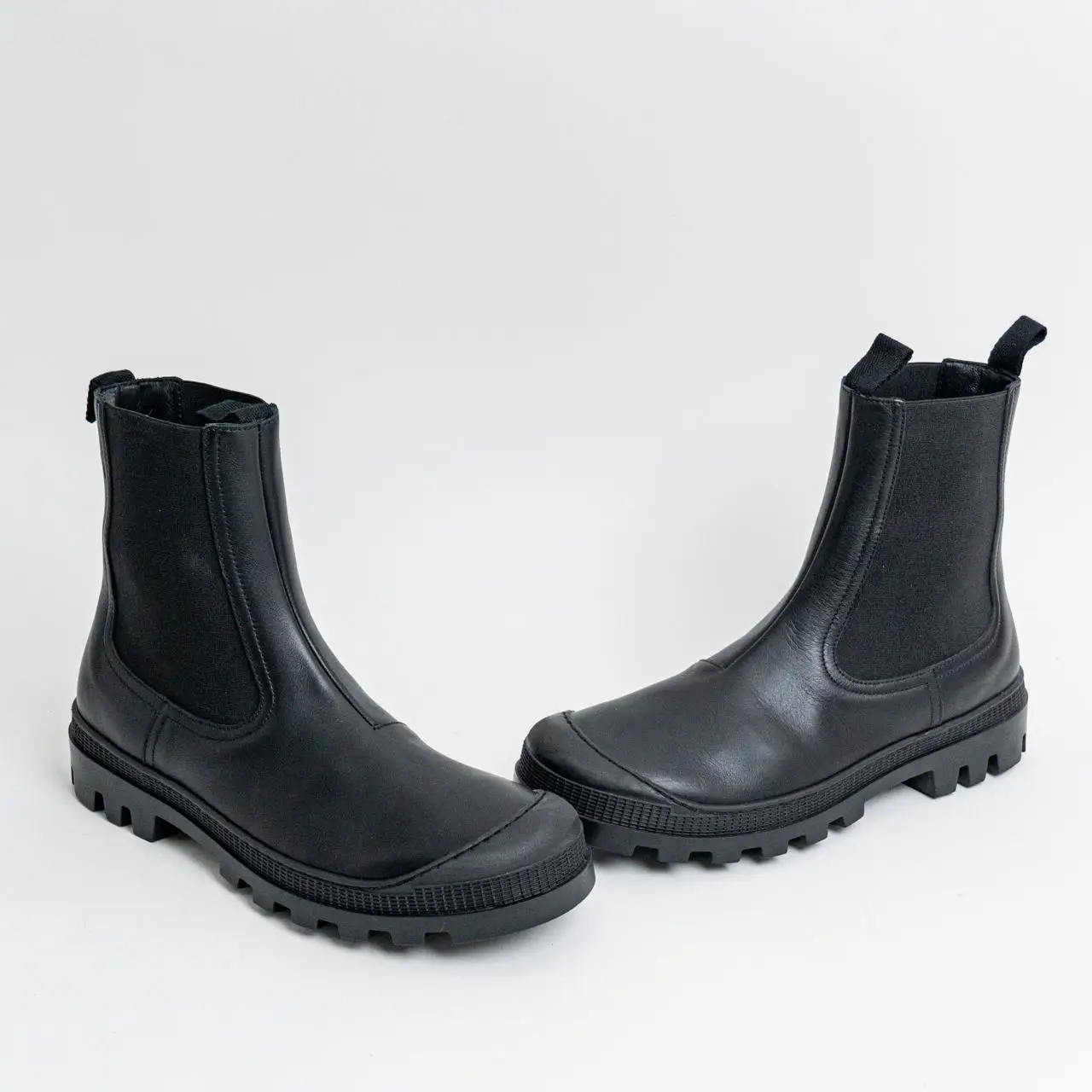 Loewe Chelsea Chunky Boots Leather Black – voilà.id