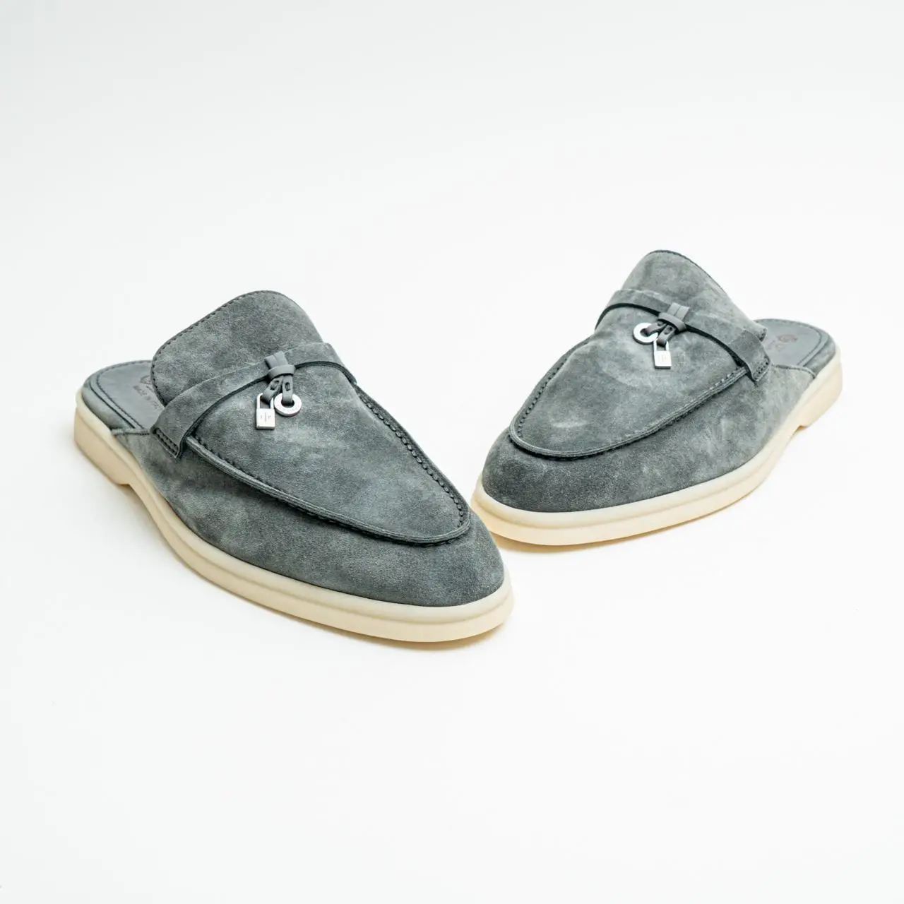 Loro Piana Summer Charms Walk Mules Suede Lichen – voilà.id