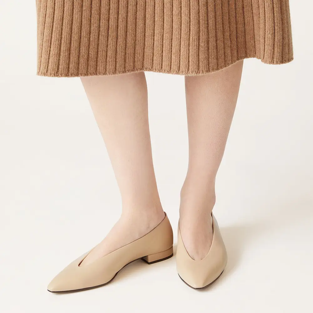 Loro Piana Rebecca Calfskin Ballerinas Natural Light Camel – voilà.id