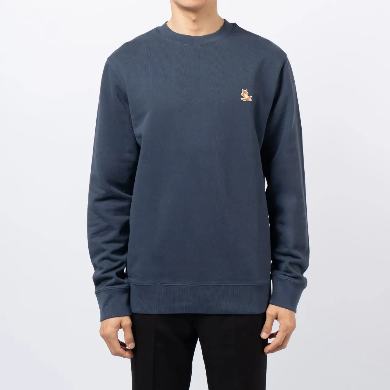 Maison Kitsuné Chillax Patch Regular Sweatshirt Ink Blue Maison Kitsuné Chillax Patch Regular Sweatshirt Ink Blue