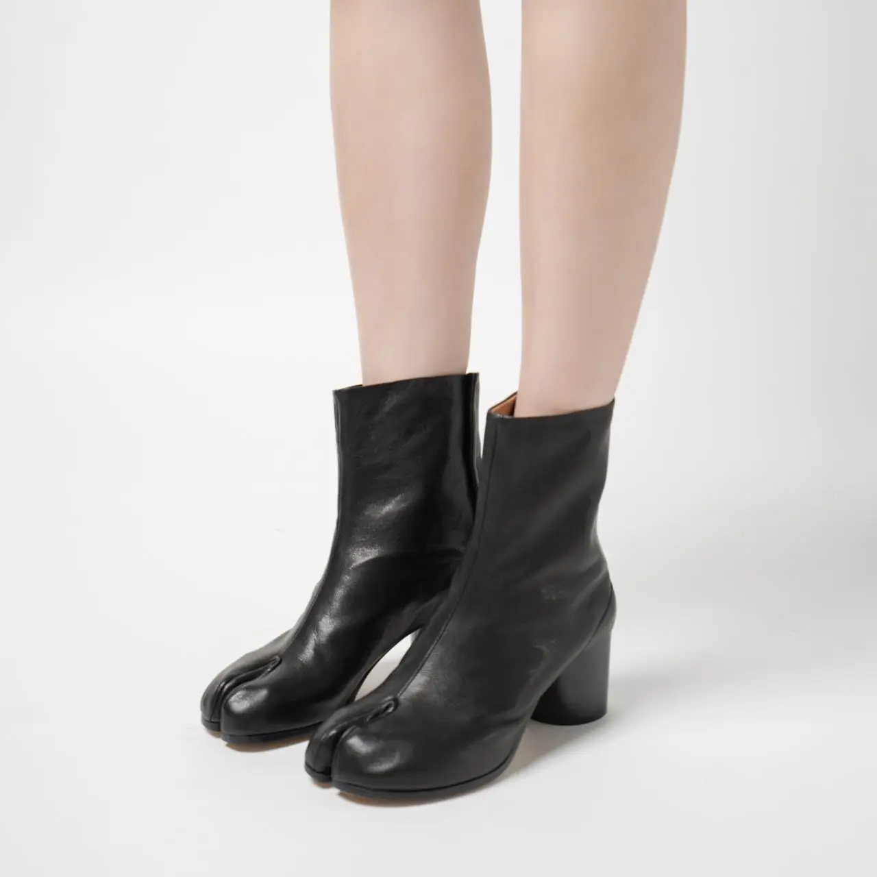 Maison Margiela Tabi 60 Leather Ankle Boots Black – voilà.id Maison Margiela Tabi 60 Leather Ankle Boots Black – voilà.id