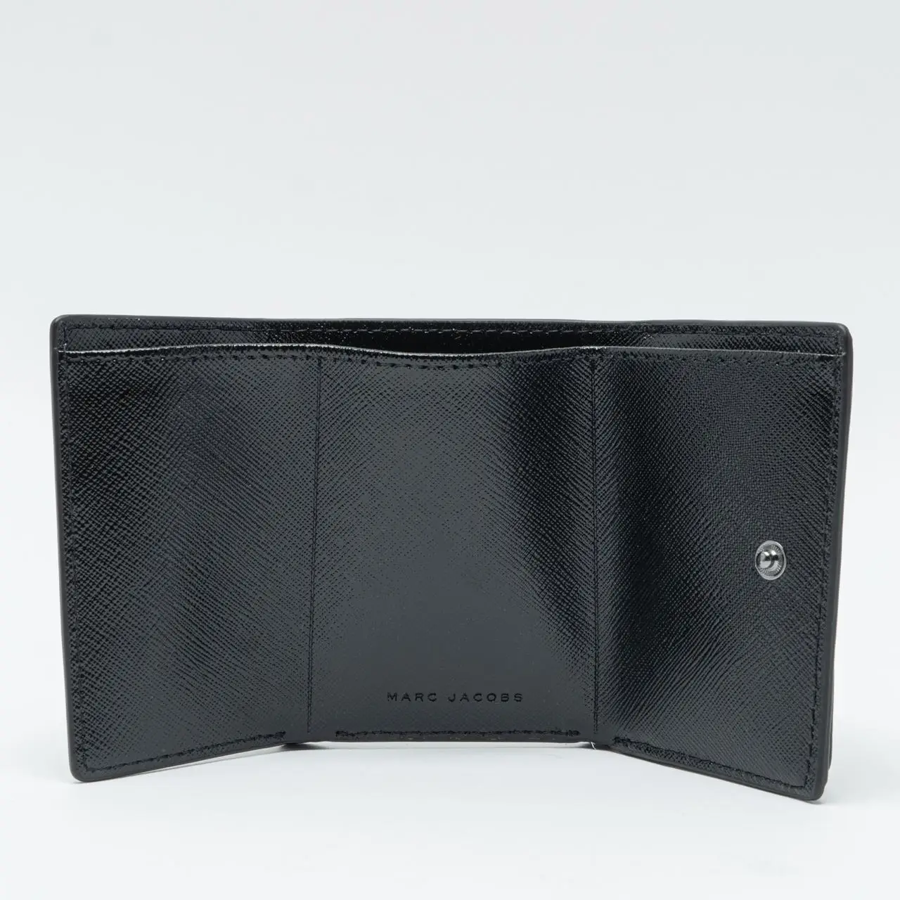 折りたたみ財布 Marc Jacobs The Utility Snapshot Dtm Mini Trifold Wallet THE UTILITY SNAPSHOT DTM MINI TRIFOLD WALLET - BLACK
