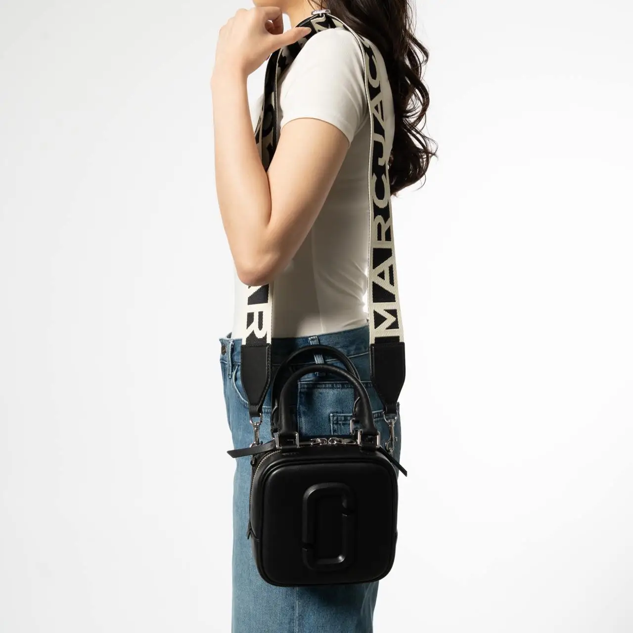 Marc Jacobs The Covered J Marc Cube Black – voilà.id