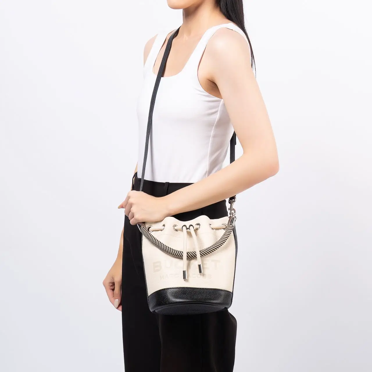 Marc Jacobs The Colorblock Leather Bucket Bag Beige Black Marc Jacobs The Colorblock Leather Bucket Bag Beige Black