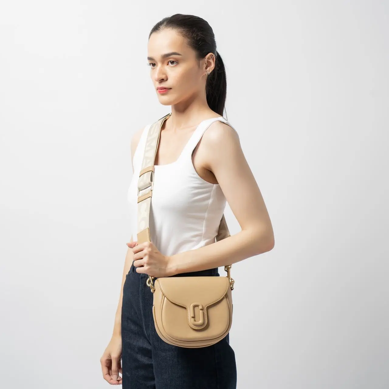 Marc Jacobs The J Marc Small Saddle Bag Camel – voilà.id