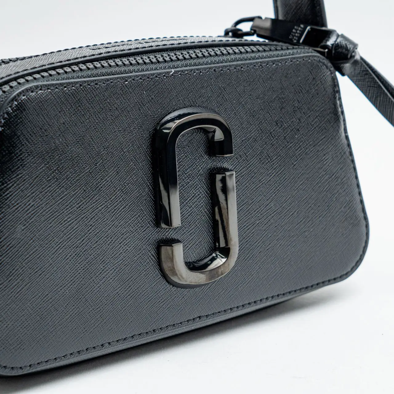 Marc jacobs slingshot bag hotsell