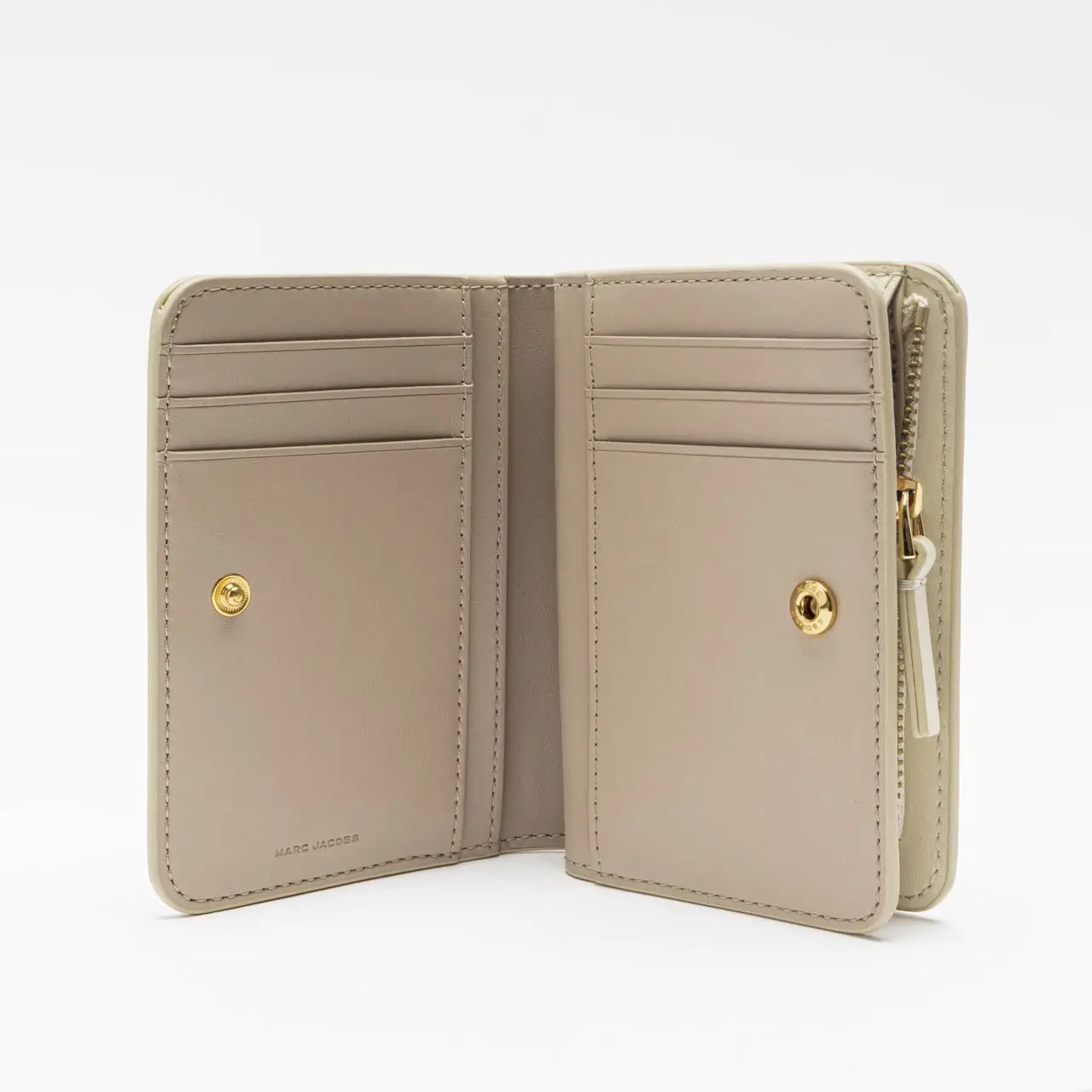 折りたたみ財布 Marc Jacobs J Marc The Mini Compact Wallet 2S3SMP003S01 Marc Jacobs J Marc The Mini Compact Wallet 2S3SMP003S01 In Black