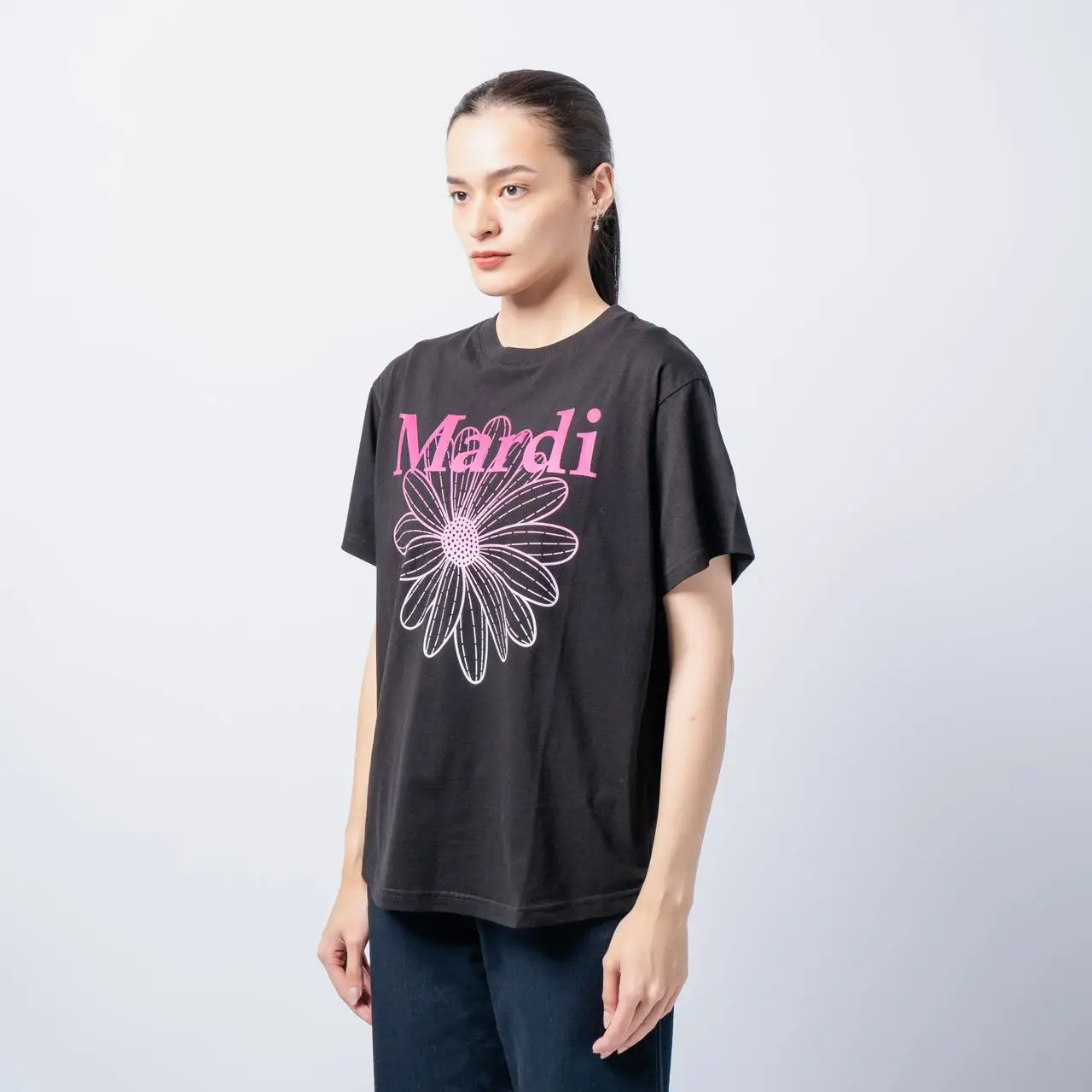 Mardi Mercredi Gradation Flower T-Shirt Black/Pink – voilà.id