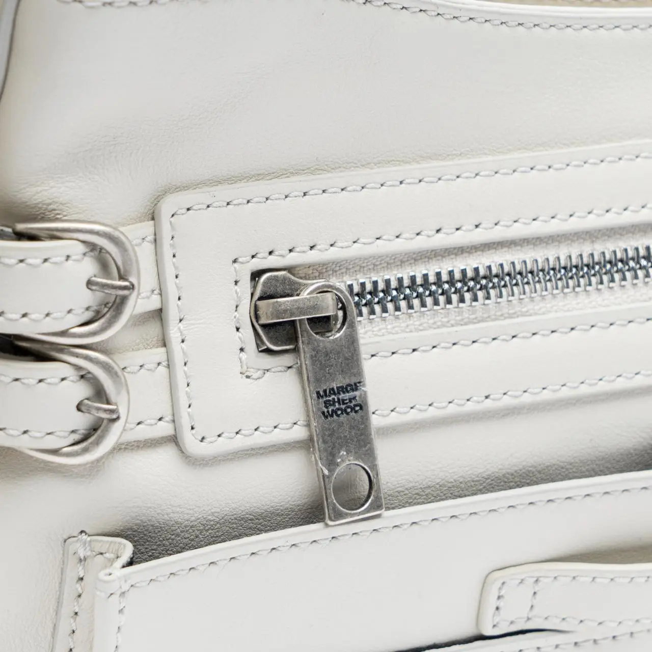 Margesherwood Flat Pocket Shoulder Leather Cream – voilà.id